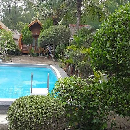 Jepun Bungalows กิลิเมโน ภายนอก รูปภาพ