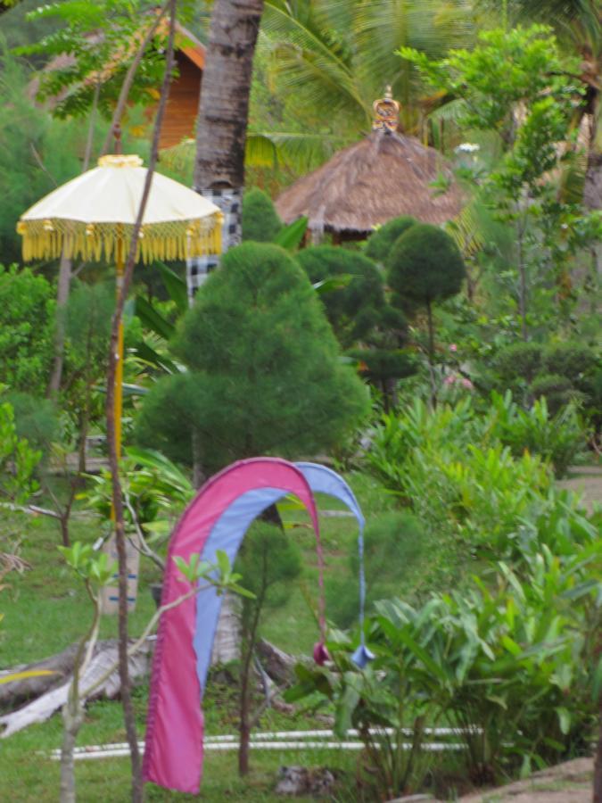 Jepun Bungalows กิลิเมโน ภายนอก รูปภาพ