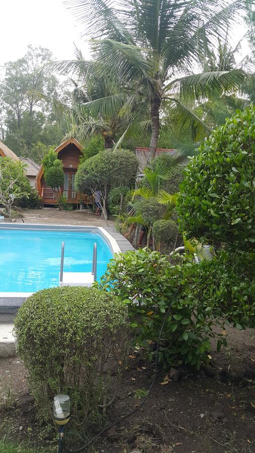Jepun Bungalows กิลิเมโน ภายนอก รูปภาพ
