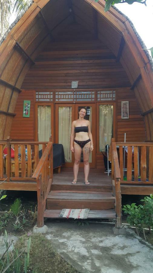 Jepun Bungalows กิลิเมโน ภายนอก รูปภาพ